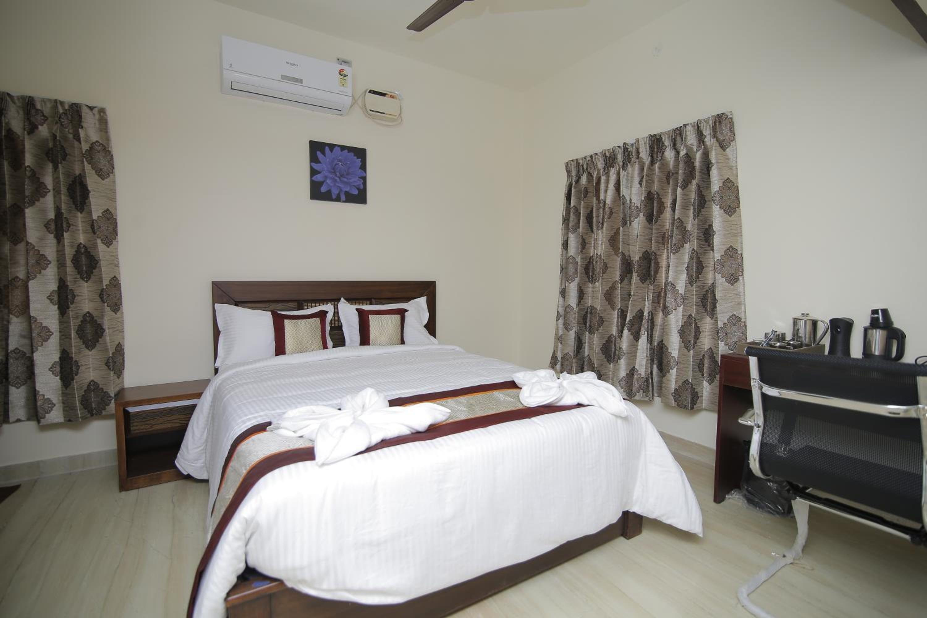 Iris Comfort Inn view 2