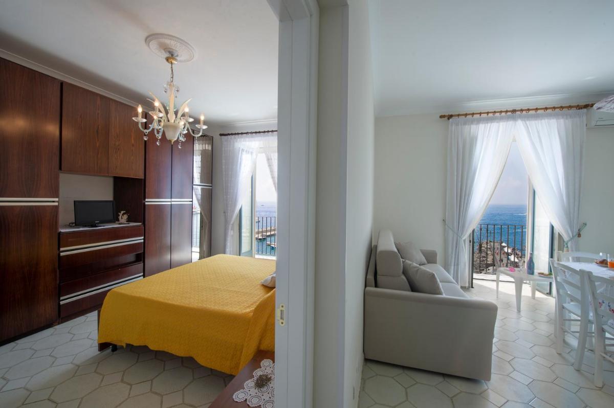 Amalfi Moon view 5