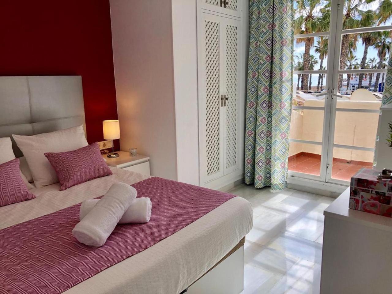 VIVE BENALMÁDENA Apartamento LUXE PUERTO MARINA, Primera Línea de Playa photo 5