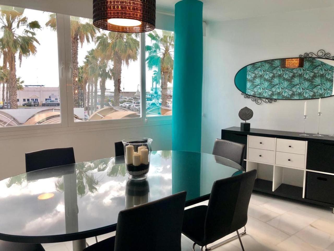 VIVE BENALMÁDENA Apartamento LUXE PUERTO MARINA, Primera Línea de Playa photo 2