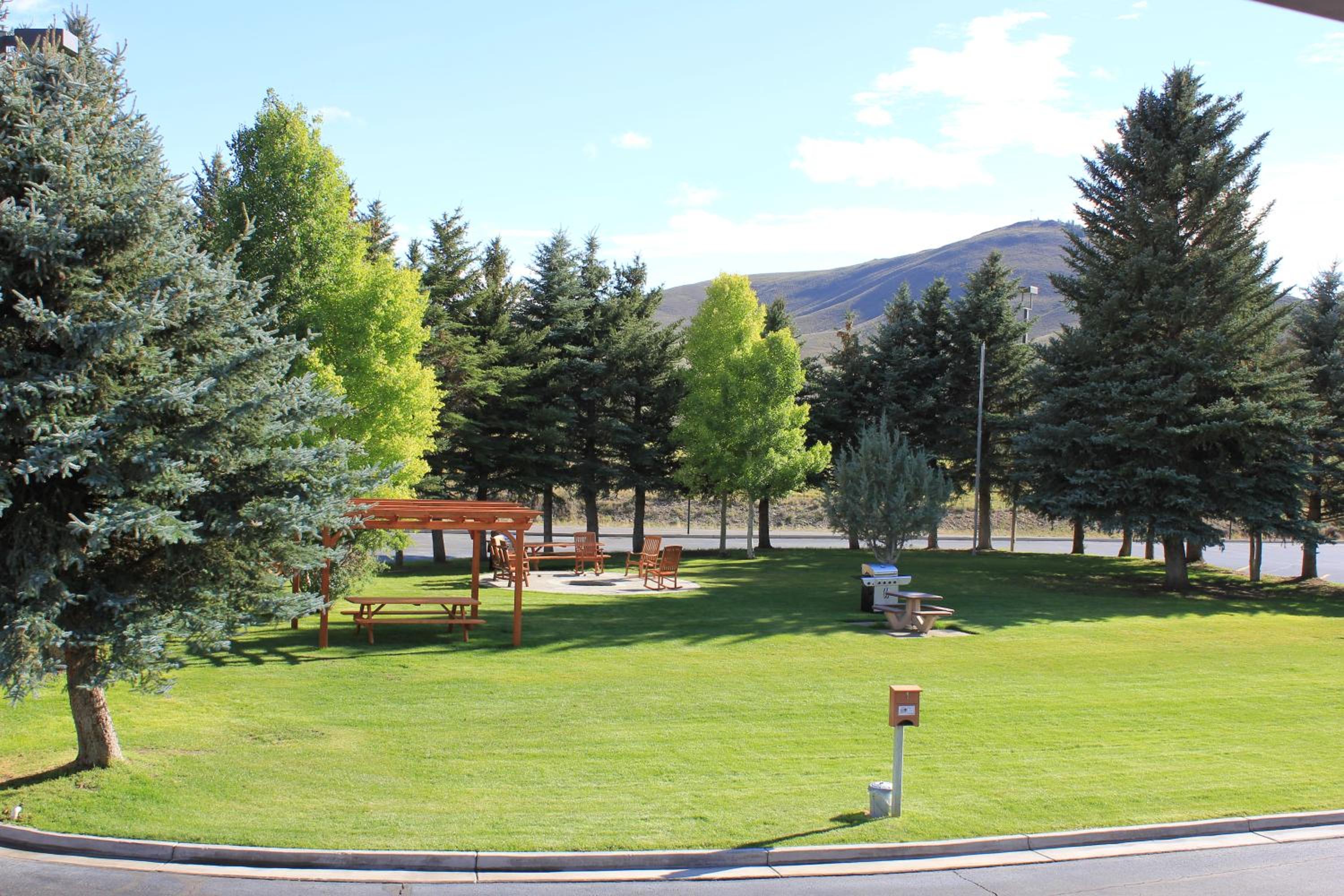 Gunnison Vacations - The Inn at Tomichi Village - Property Image 1