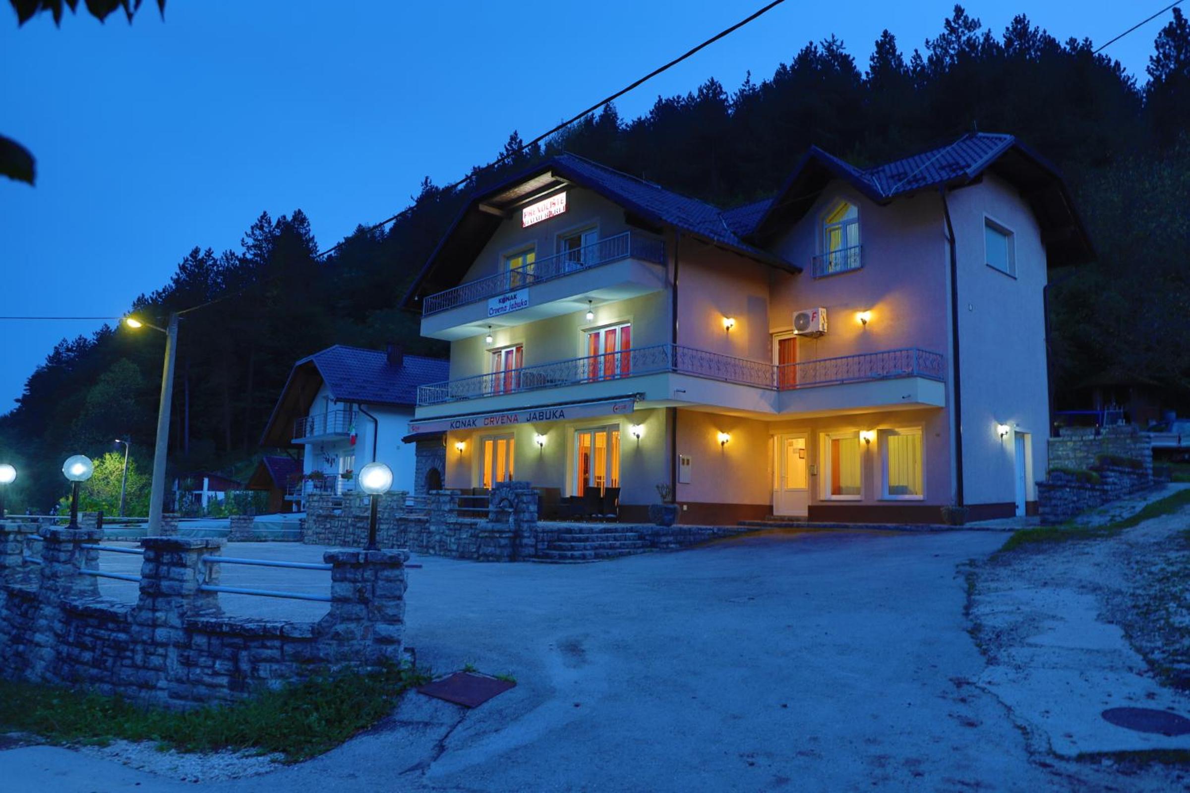 Apartments Crvena Jabuka