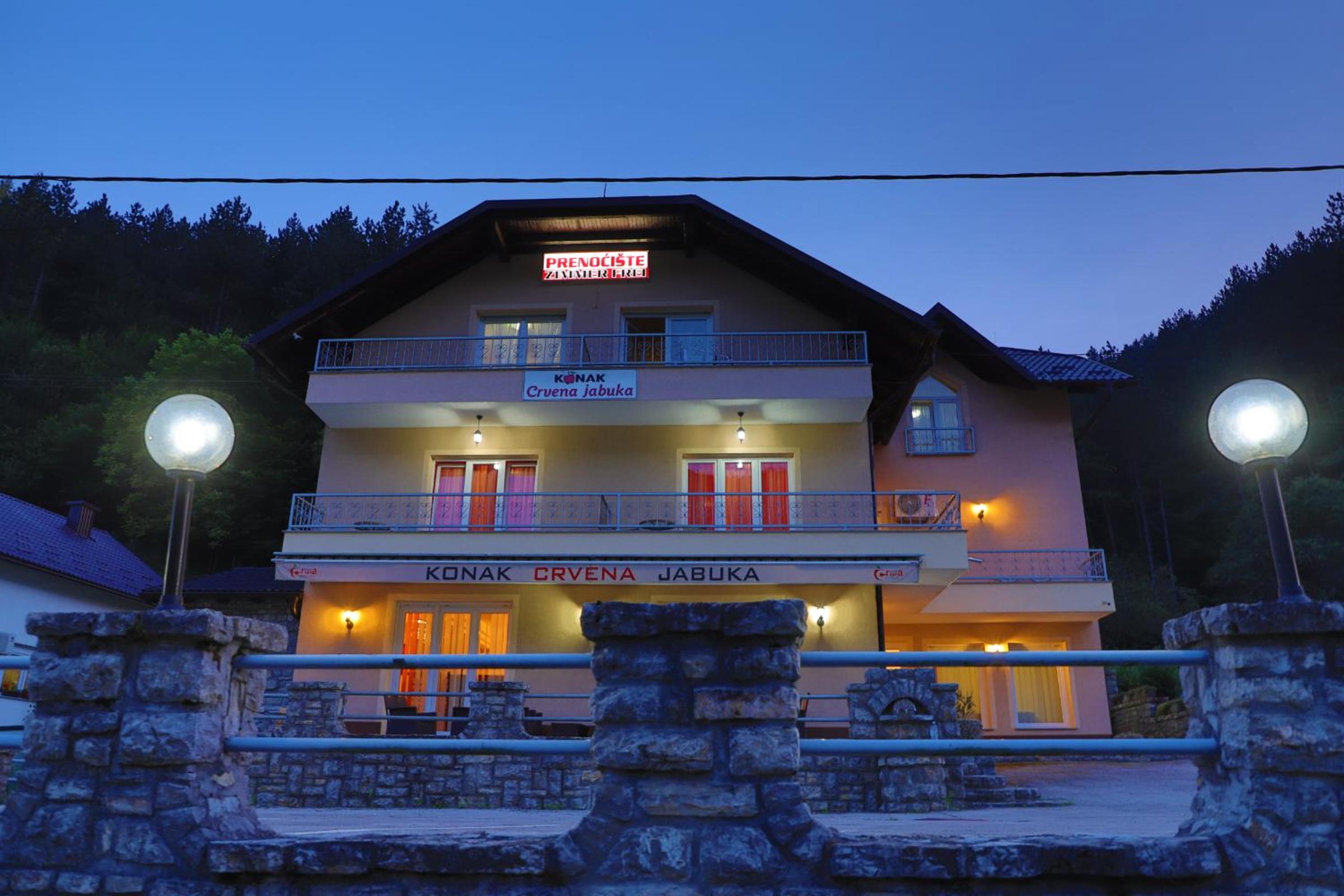 Apartments Crvena Jabuka