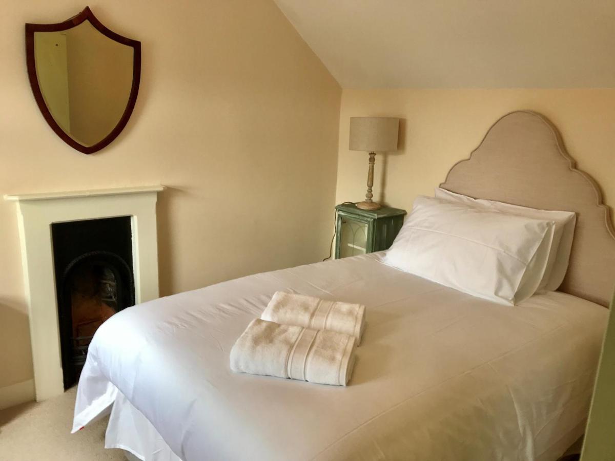 The Walton House - Spacious 3-Bedroom Bijou in Jericho view 5