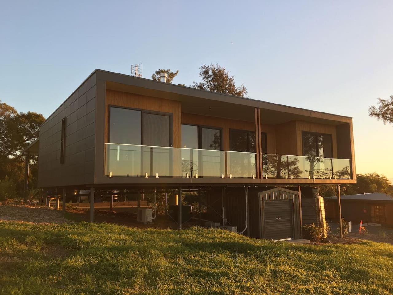 Scandinavian Cabin - Maleny - One Bedroom view 2