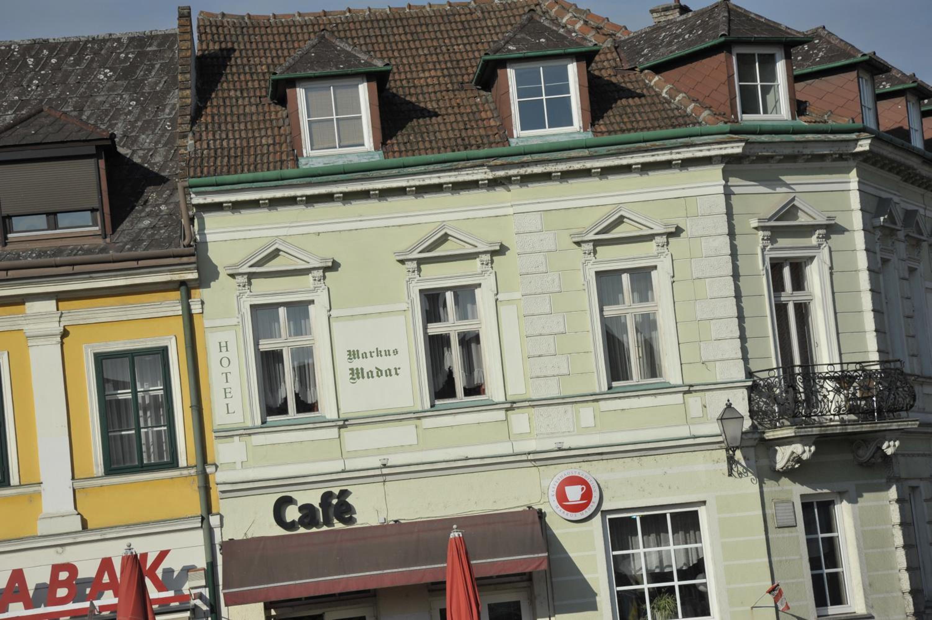 Madar Café Central Melk