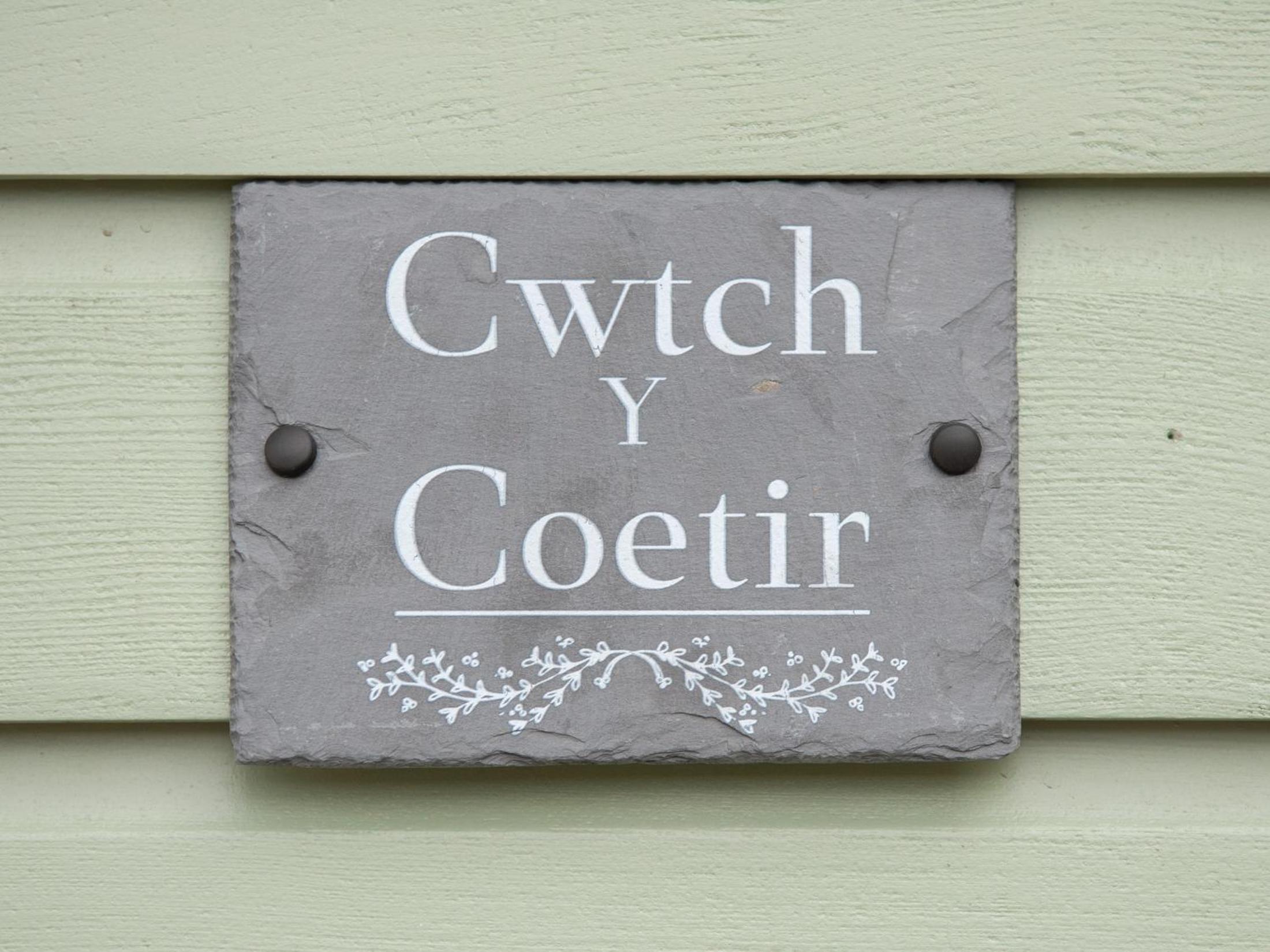 Cwtch Y Coetir view 2