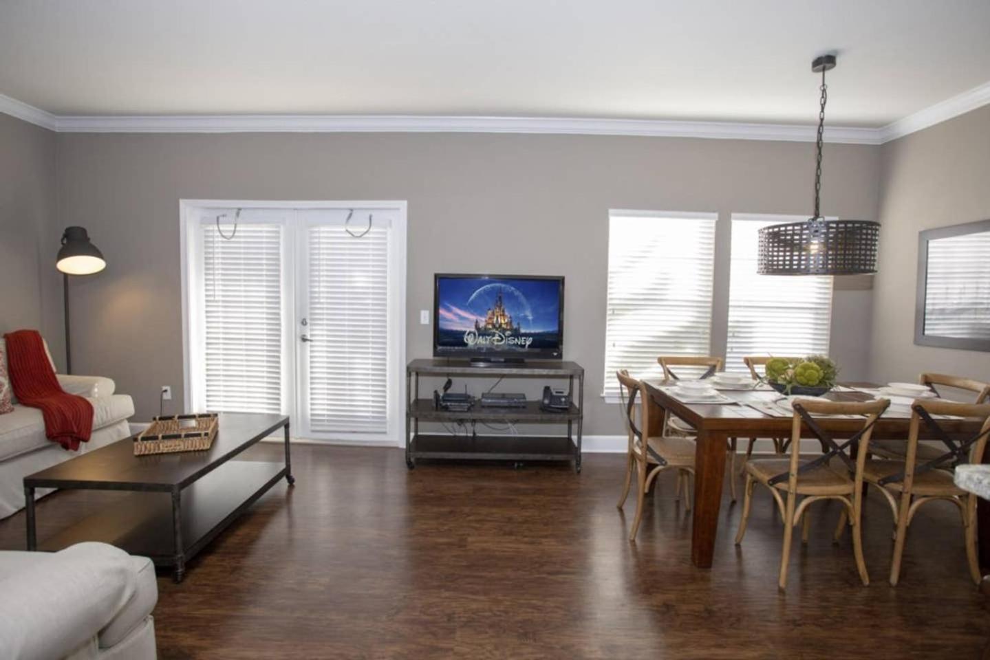 2956 Lucaya Village - Gorgeous Four Bed Condo Close to Disney Area