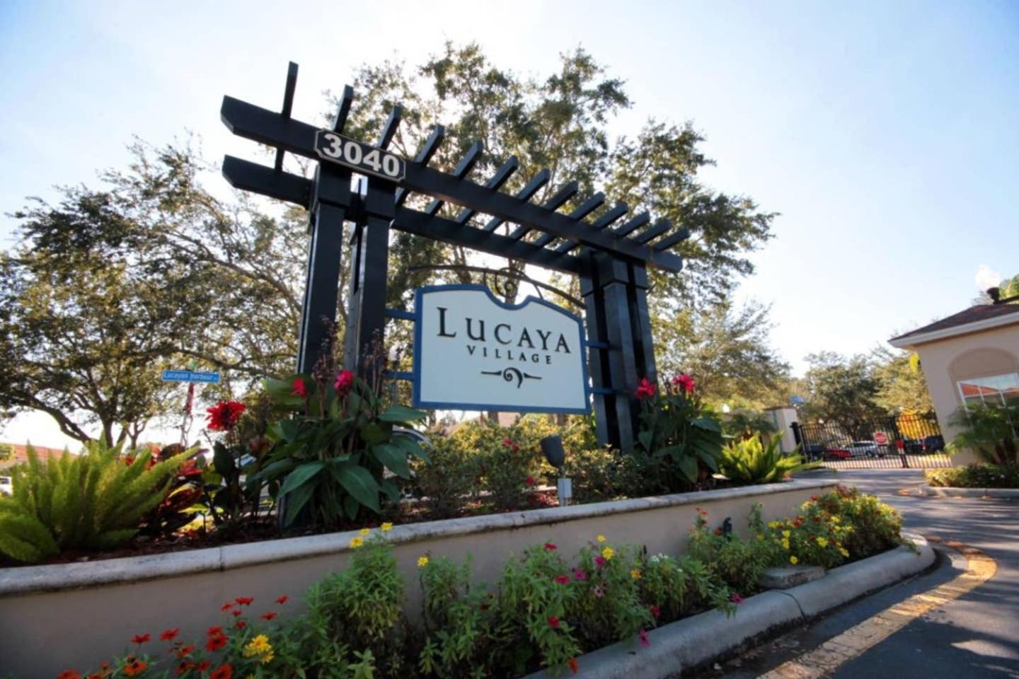 2956 Lucaya Village - Gorgeous Four Bed Condo Close to Disney Area