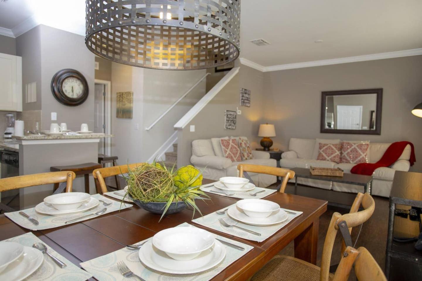 2956 Lucaya Village - Gorgeous Four Bed Condo Close to Disney Area