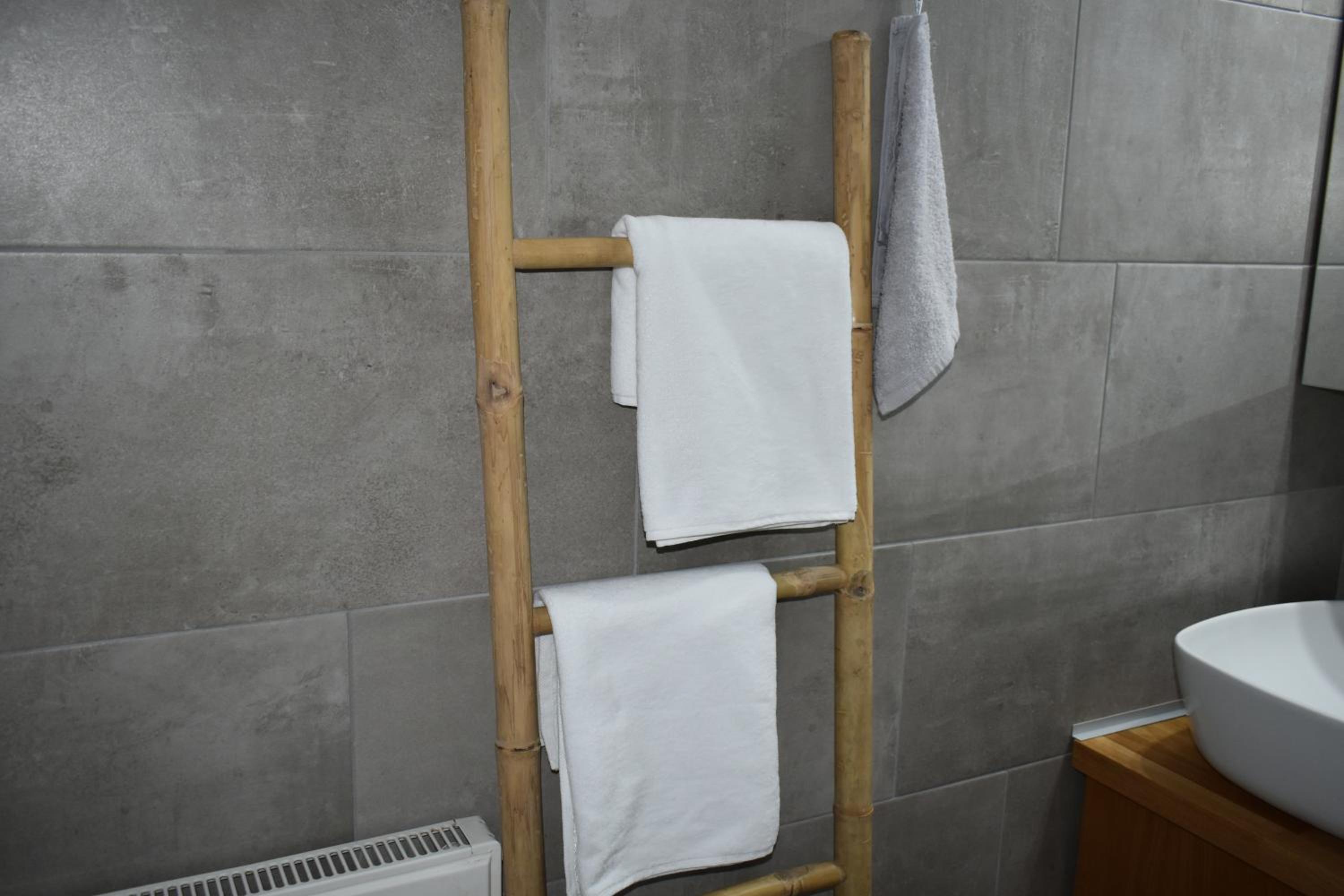 Photo 33