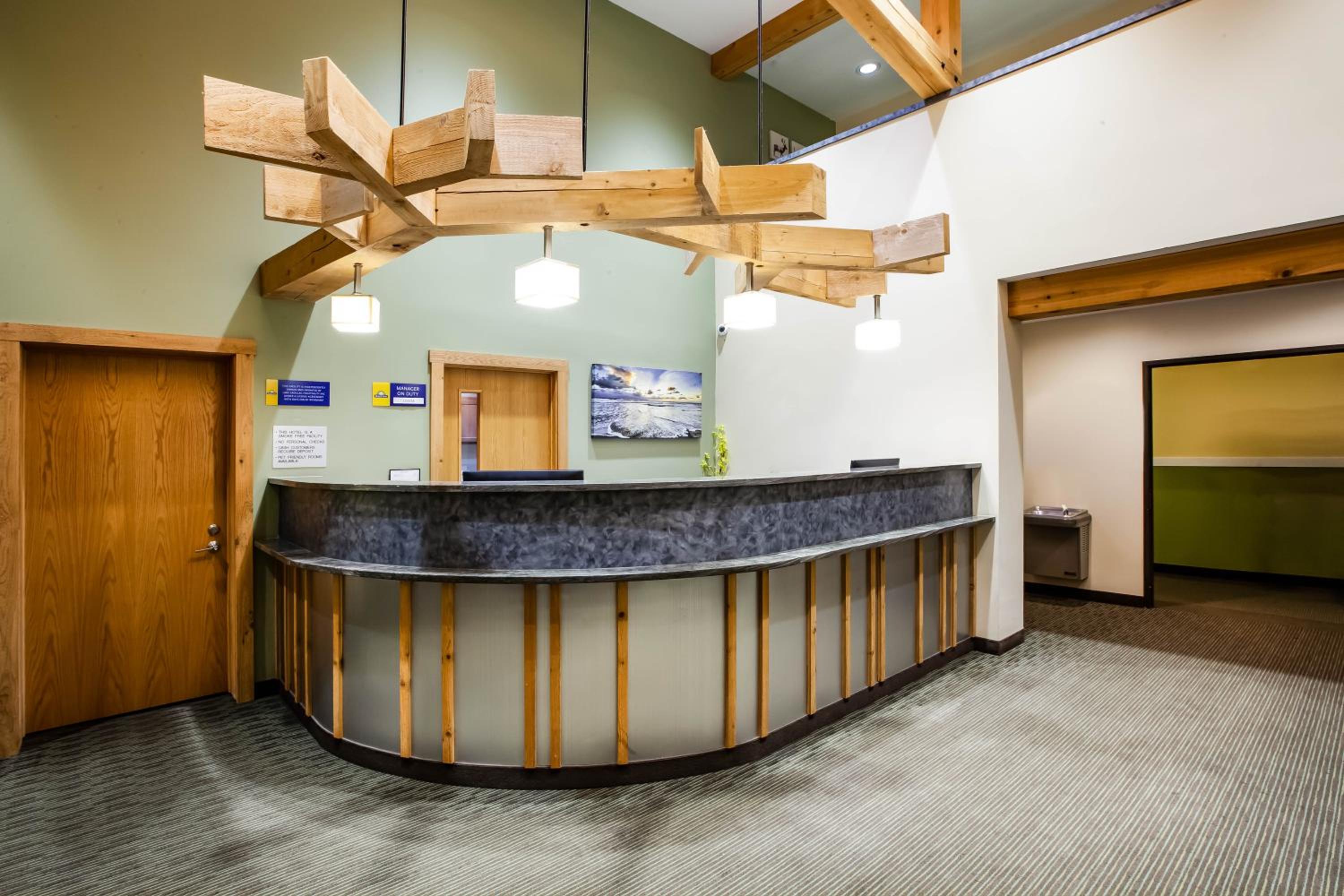 Cadillac Vacations - Days Inn by Wyndham Cadillac - Property Image 33