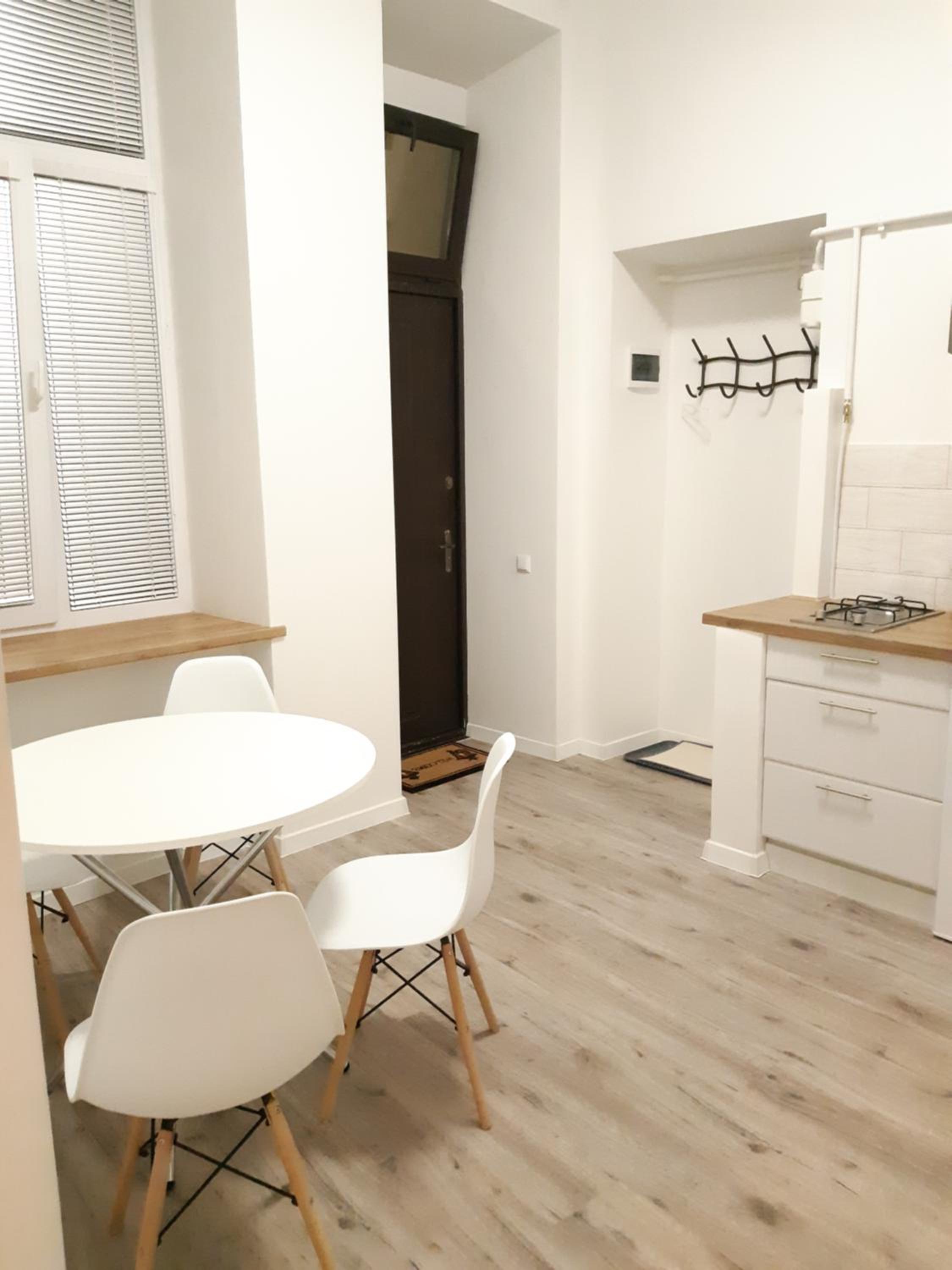 Transfer apartament І.Franka 59 view 2