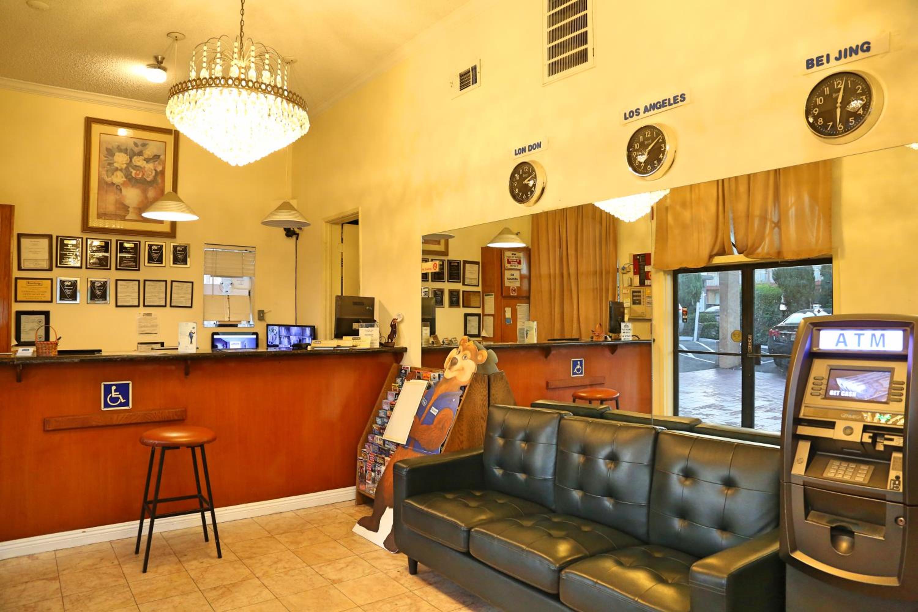 Travelodge by Wyndham Pasadena Central - Property Image 18