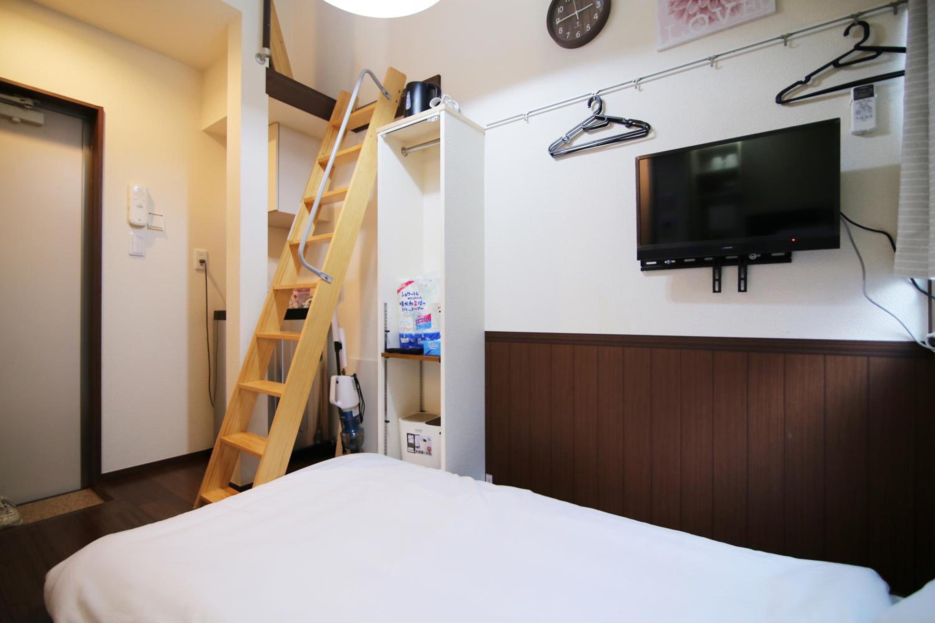 Yotsuya House