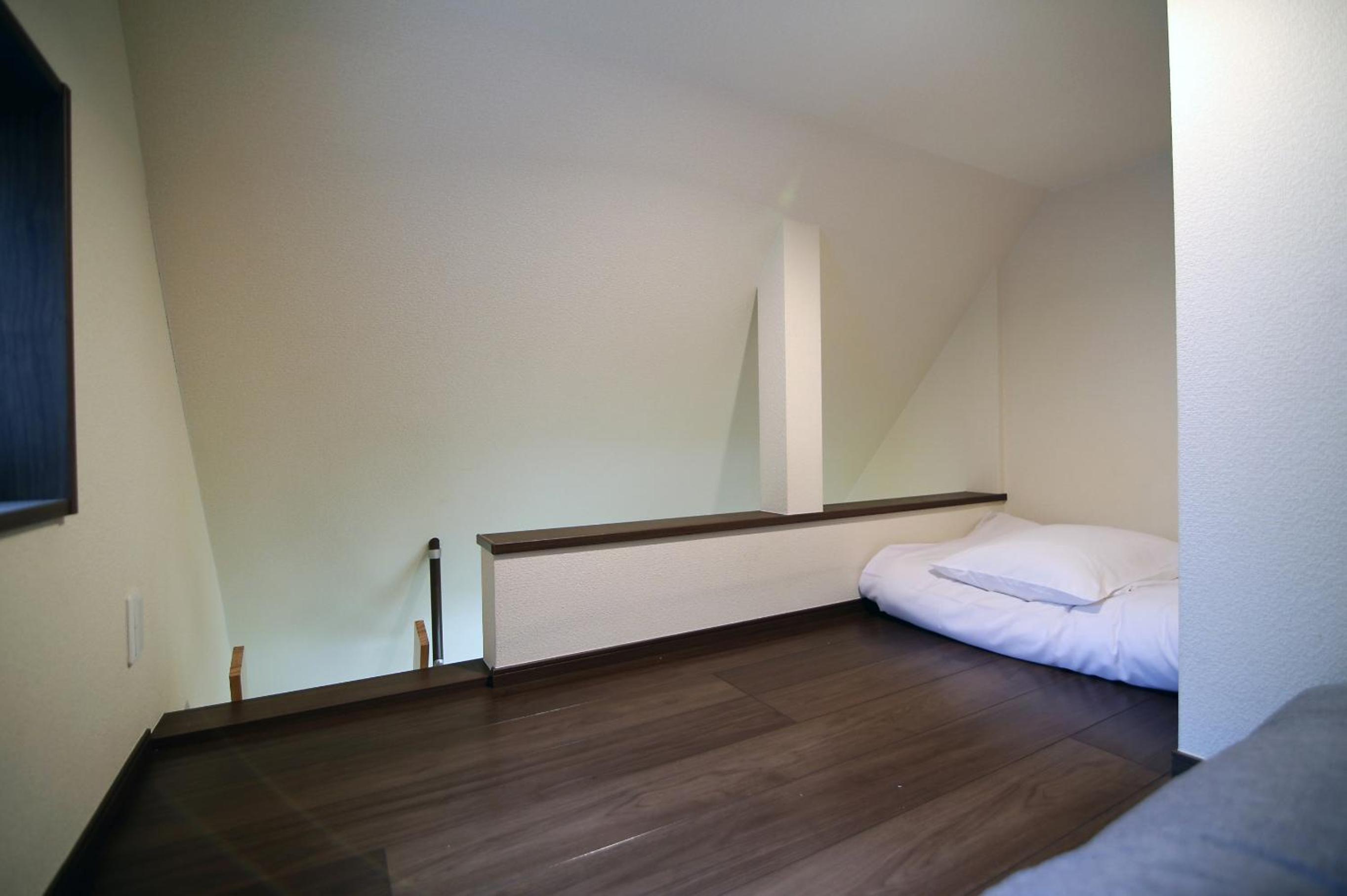 Yotsuya House