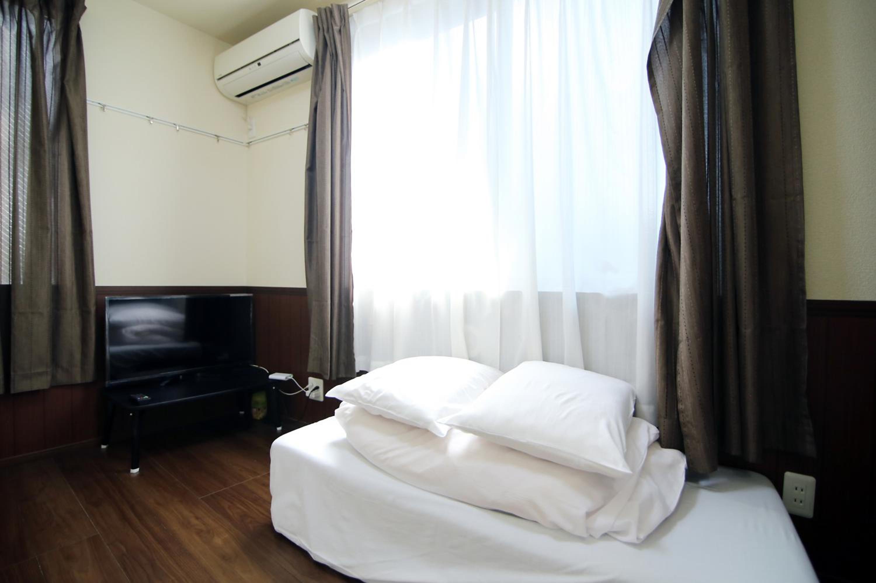 Yotsuya House