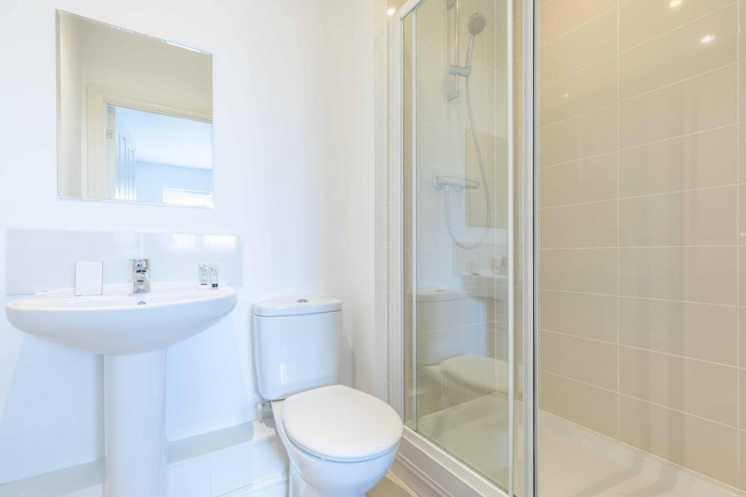 The Penthouse at Waterside Grange - By Tempstay view 4