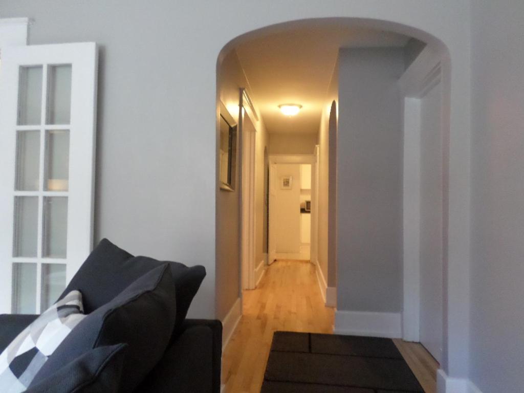 Beautiful, Clean, Quiet 2 BR-In Downtown Ottawa. Parking, WIFI and Netflix Included view 5