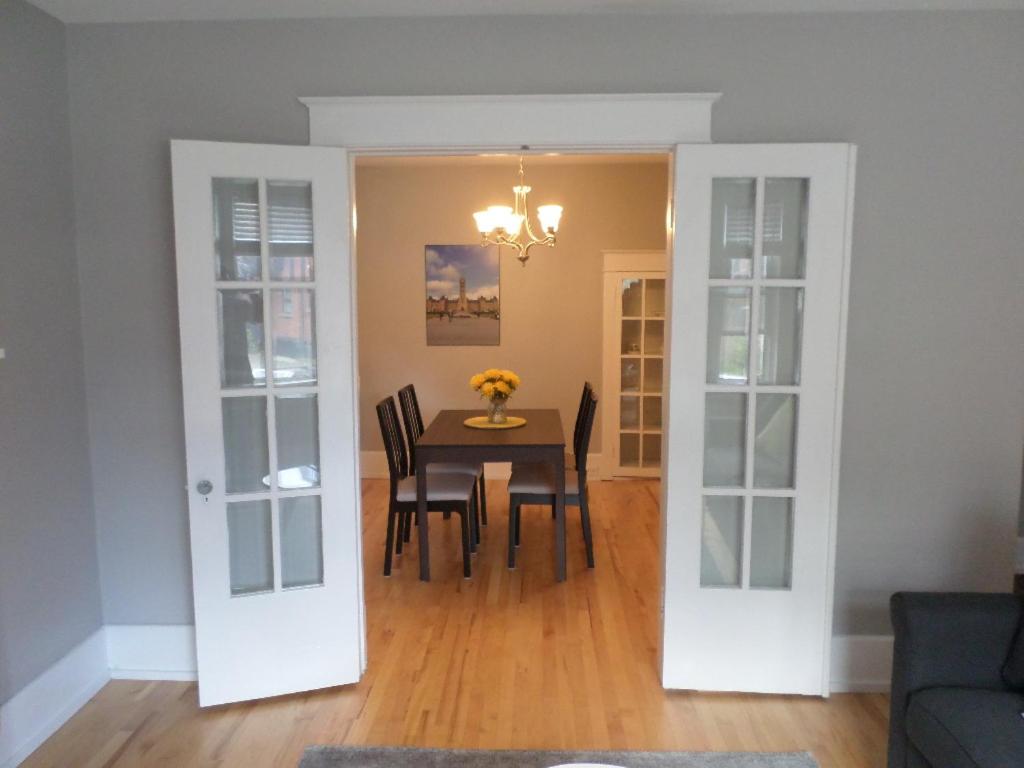 Beautiful, Clean, Quiet 2 BR-In Downtown Ottawa. Parking, WIFI and Netflix Included view 3