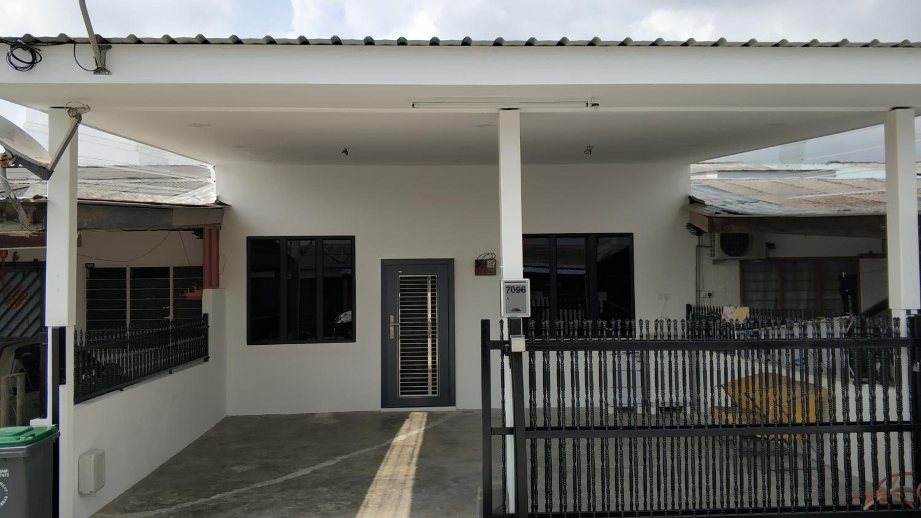 Mersing little homestay with free WIFI photo 1
