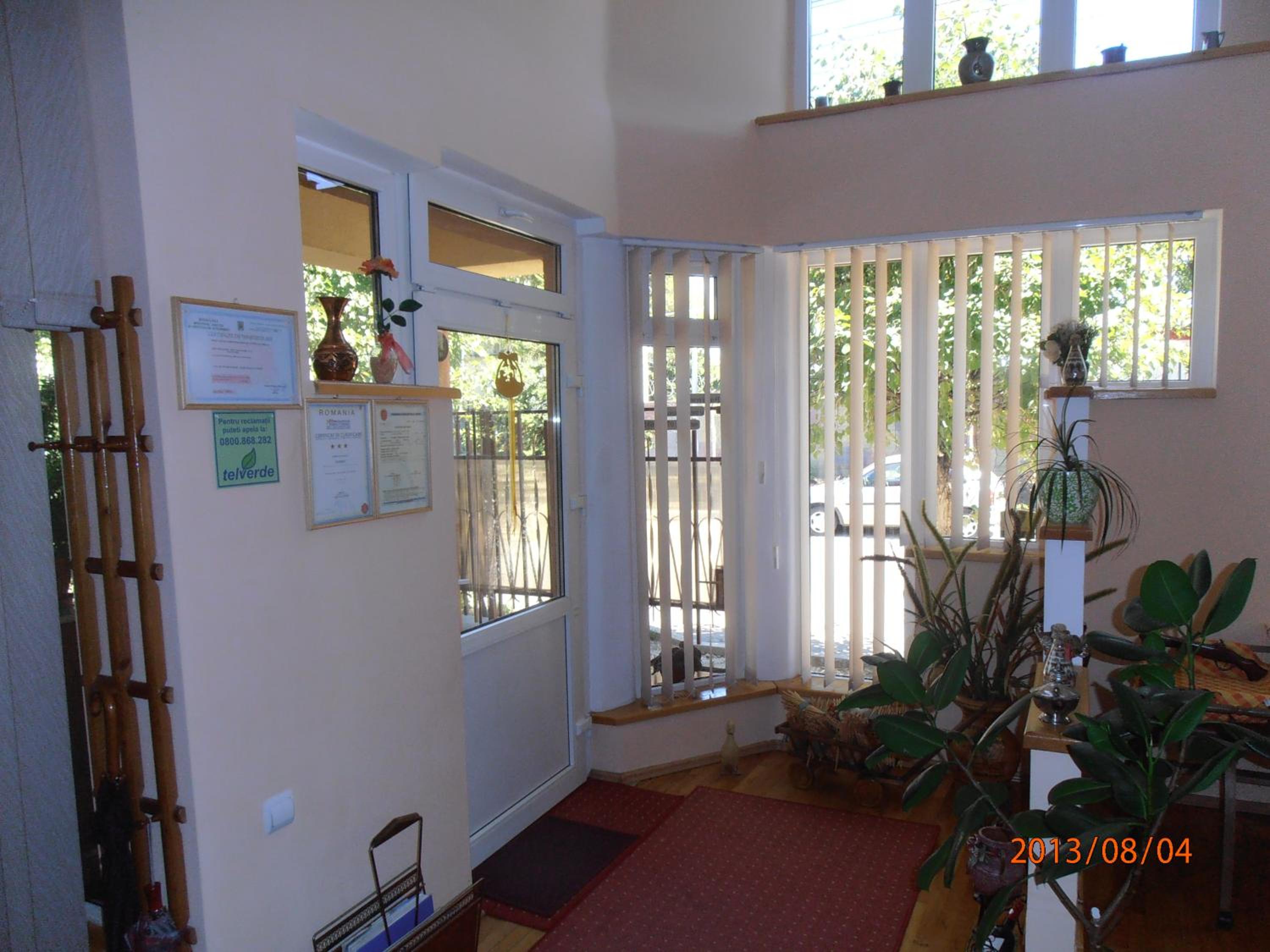 Photo 33