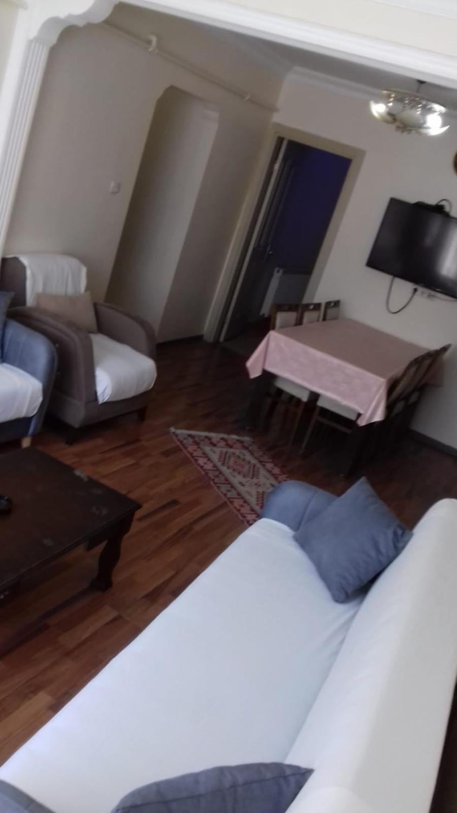 Eda's Apartment