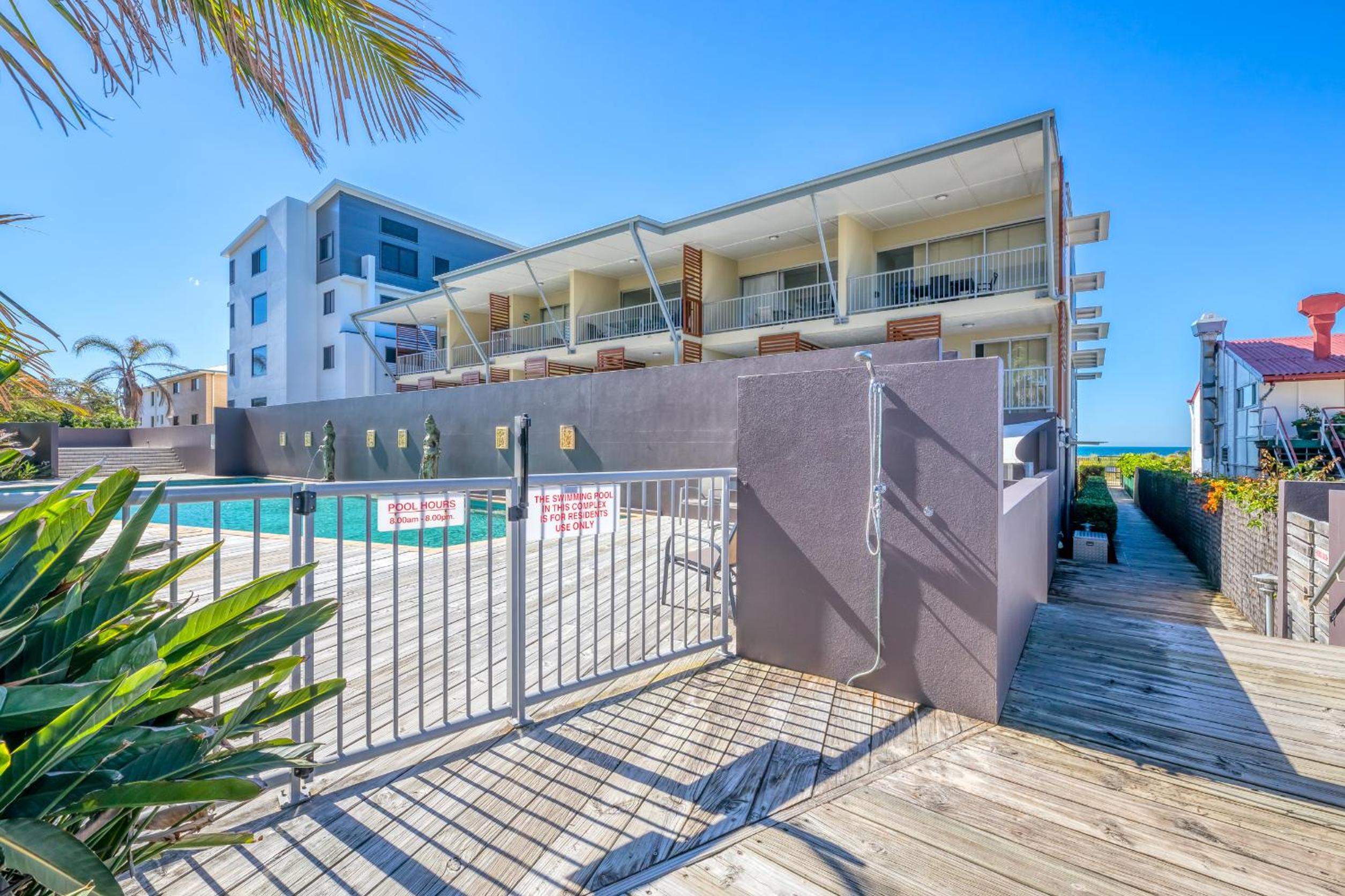 Hotel On The Beach Resort Bribie Island - Image 1