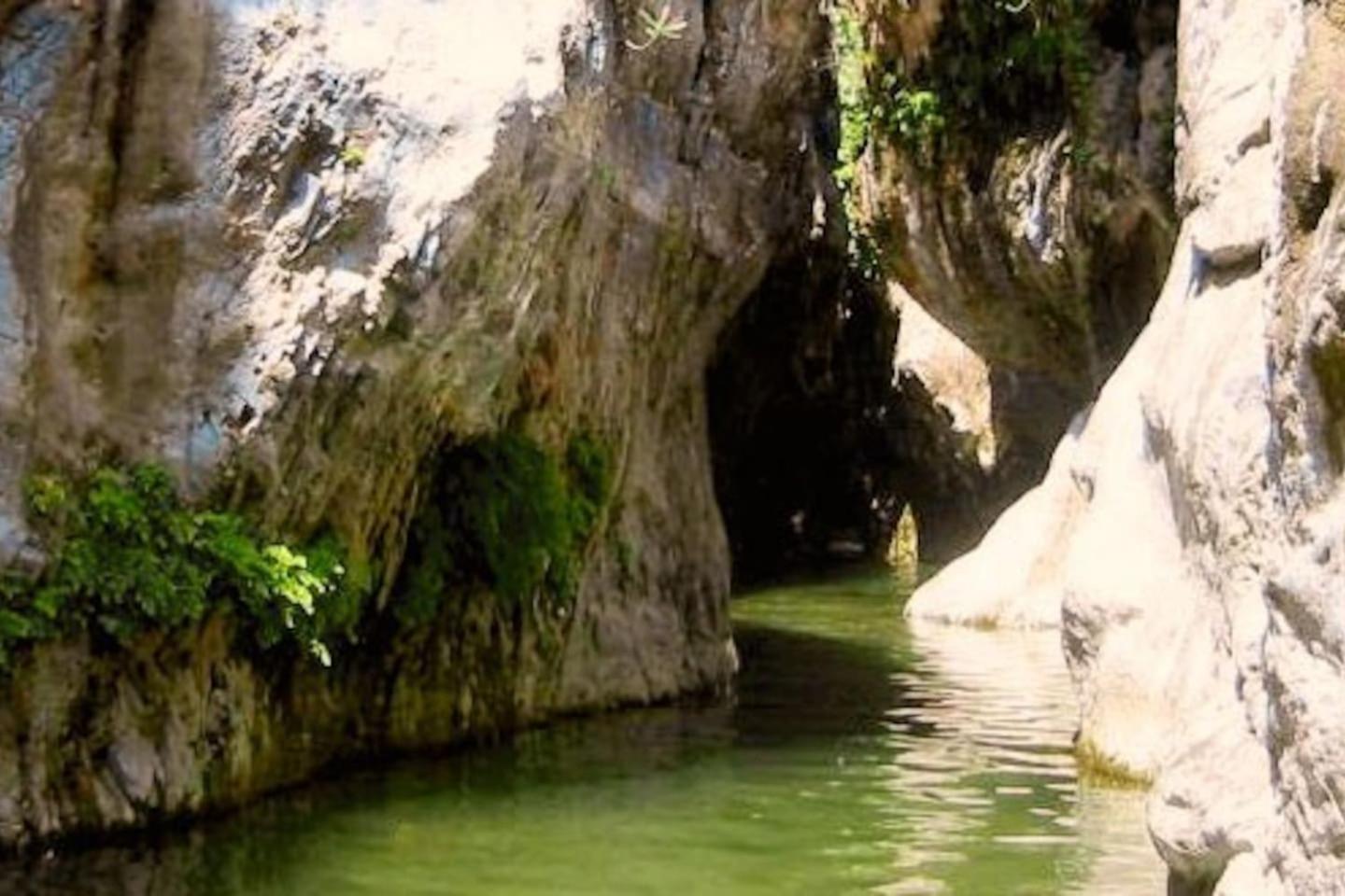 playa sin aglomeraciones, tarifas especiales cerca de Puerto Banús