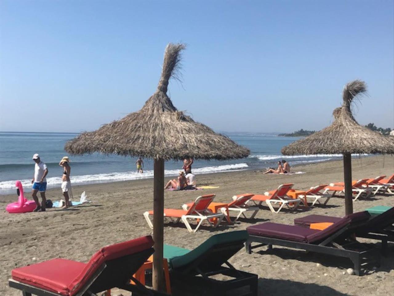 playa sin aglomeraciones, tarifas especiales cerca de Puerto Banús