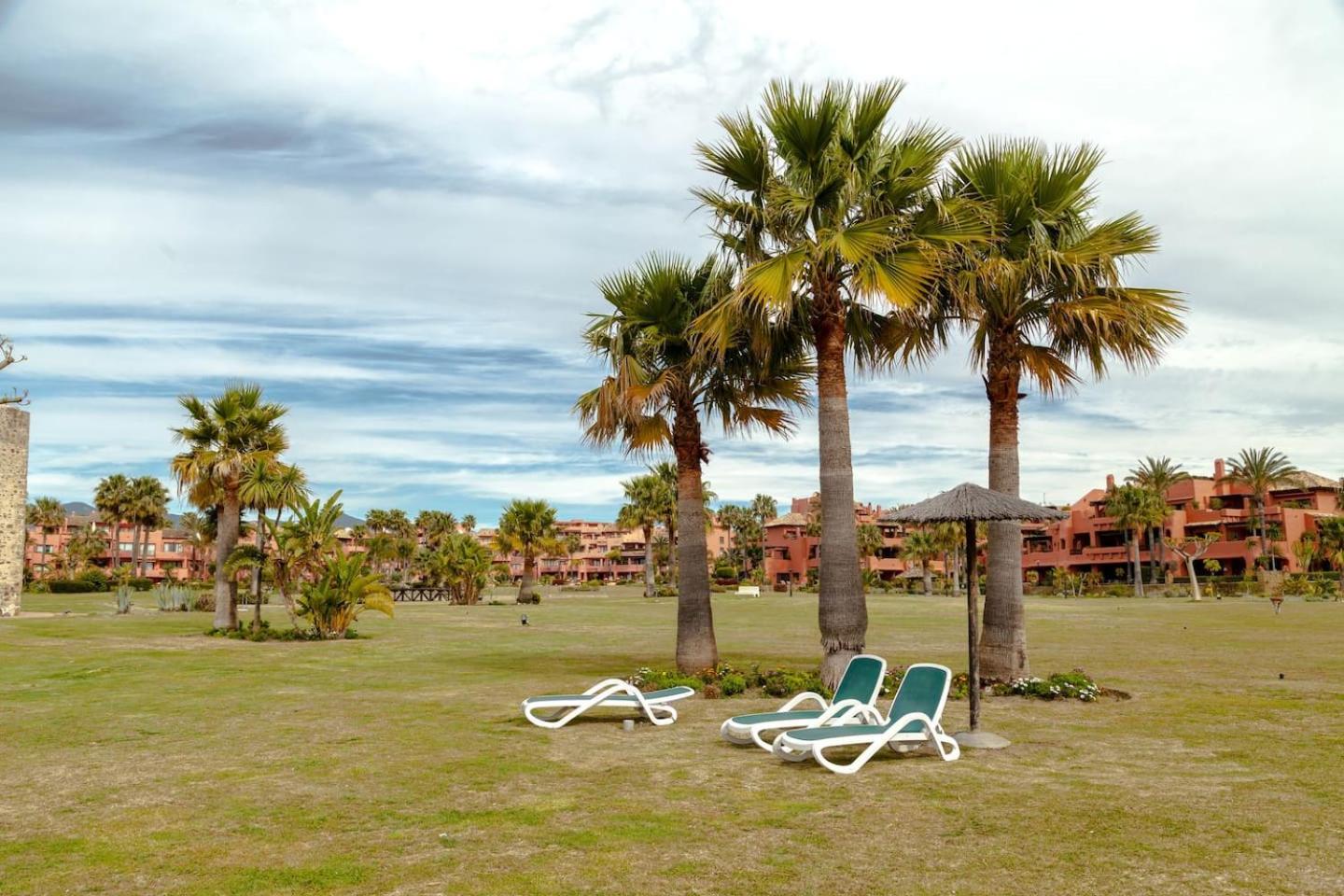 playa sin aglomeraciones, tarifas especiales cerca de Puerto Banús