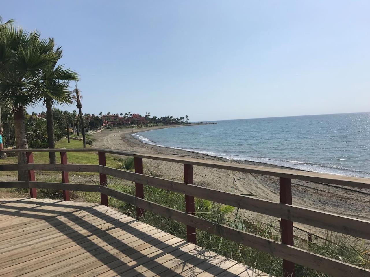 playa sin aglomeraciones, tarifas especiales cerca de Puerto Banús