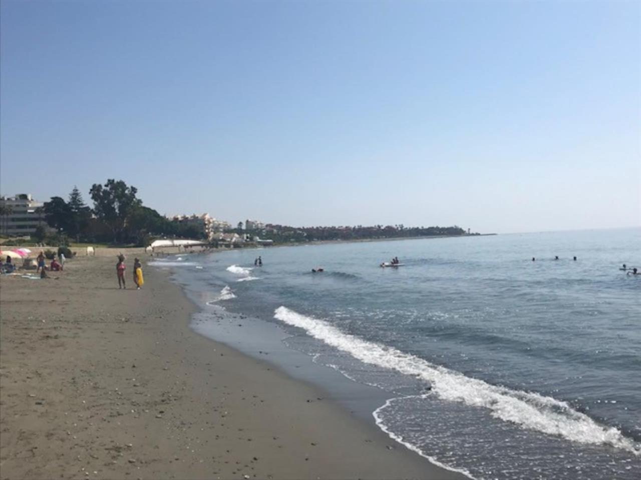 playa sin aglomeraciones, tarifas especiales cerca de Puerto Banús