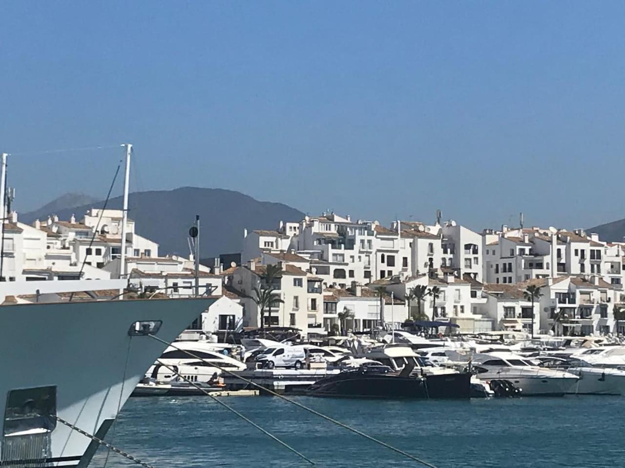 playa sin aglomeraciones, tarifas especiales cerca de Puerto Banús