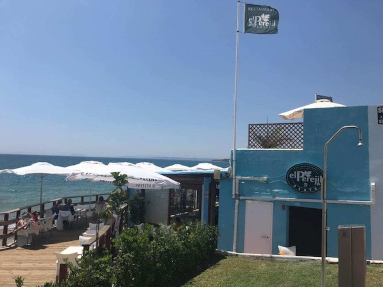 playa sin aglomeraciones, tarifas especiales cerca de Puerto Banús