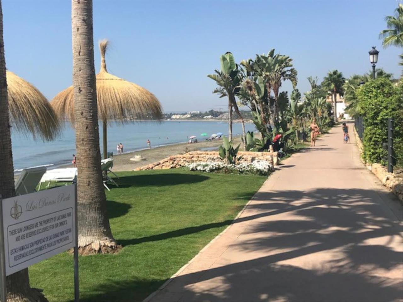 playa sin aglomeraciones, tarifas especiales cerca de Puerto Banús