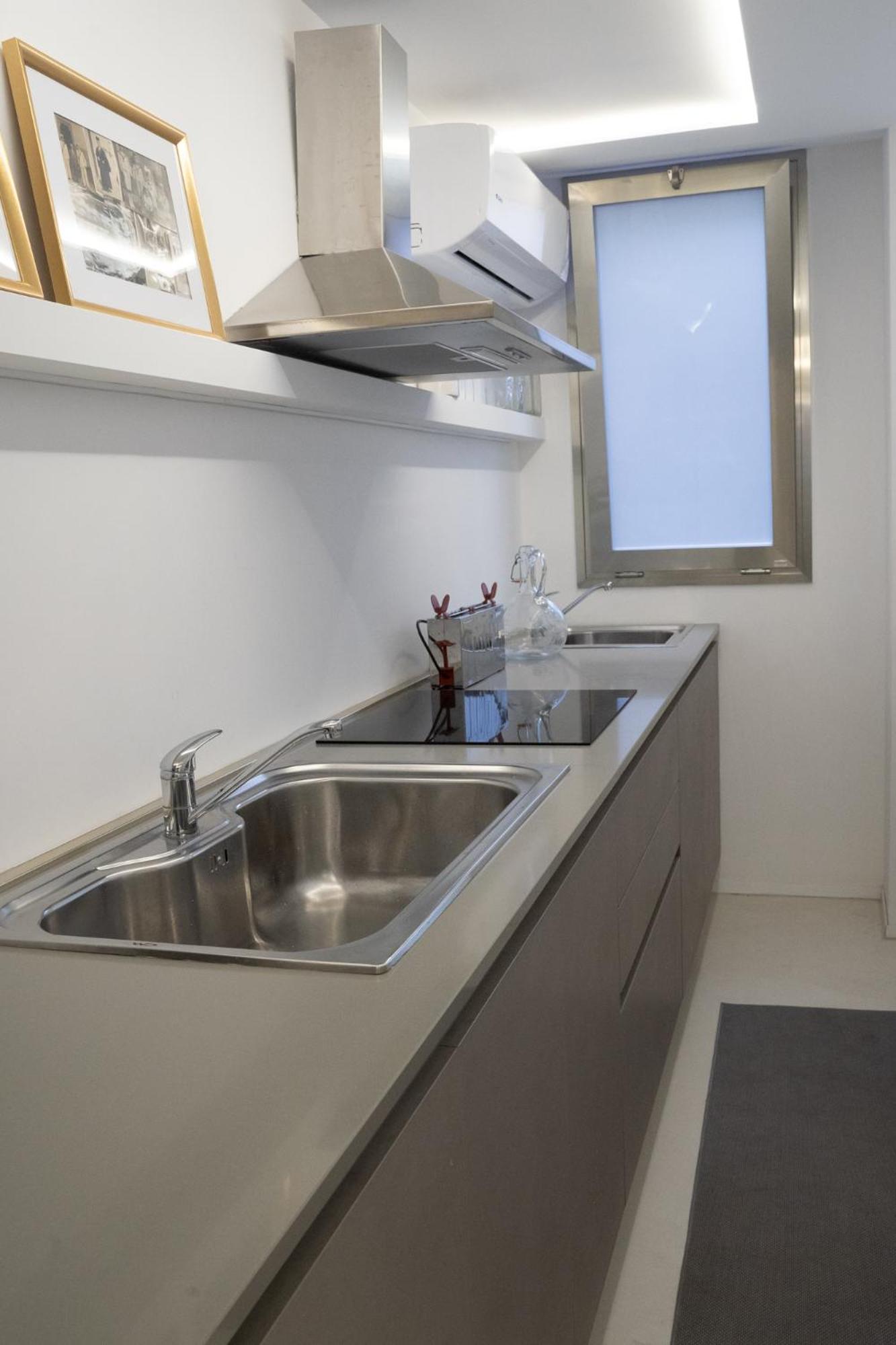 Acquabianca en Aci Castello — kitchen