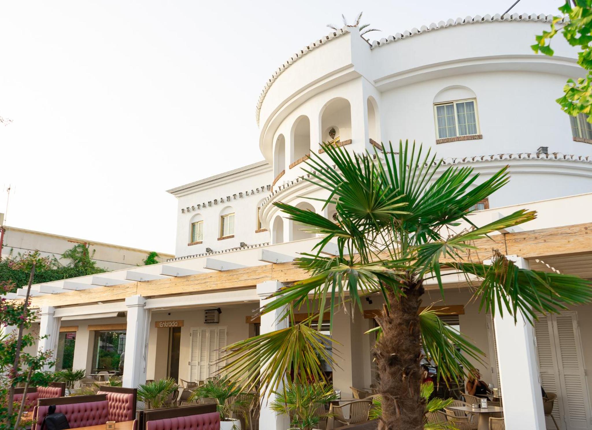Hotel Las Yucas en Atarfe — building