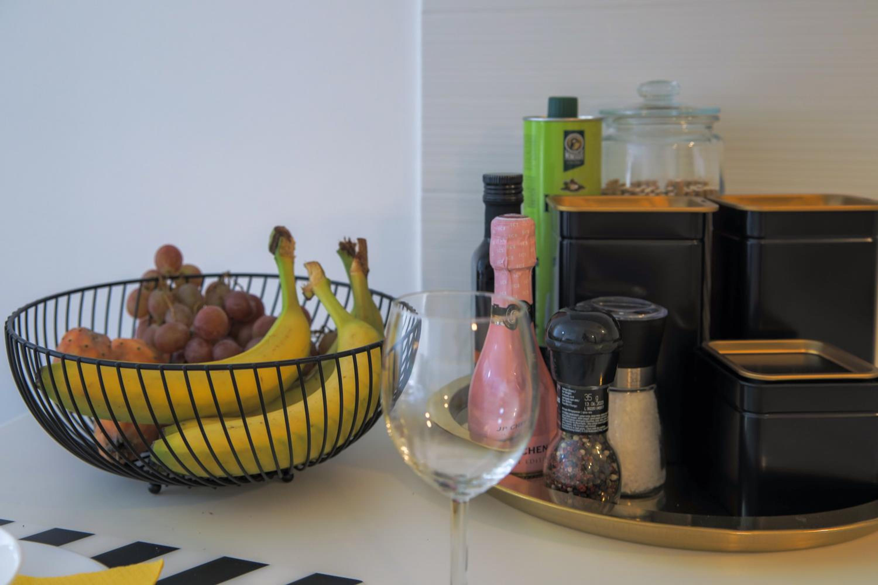 Phaedrus Living City Centre Luxury Flat Anemone 103 view 2