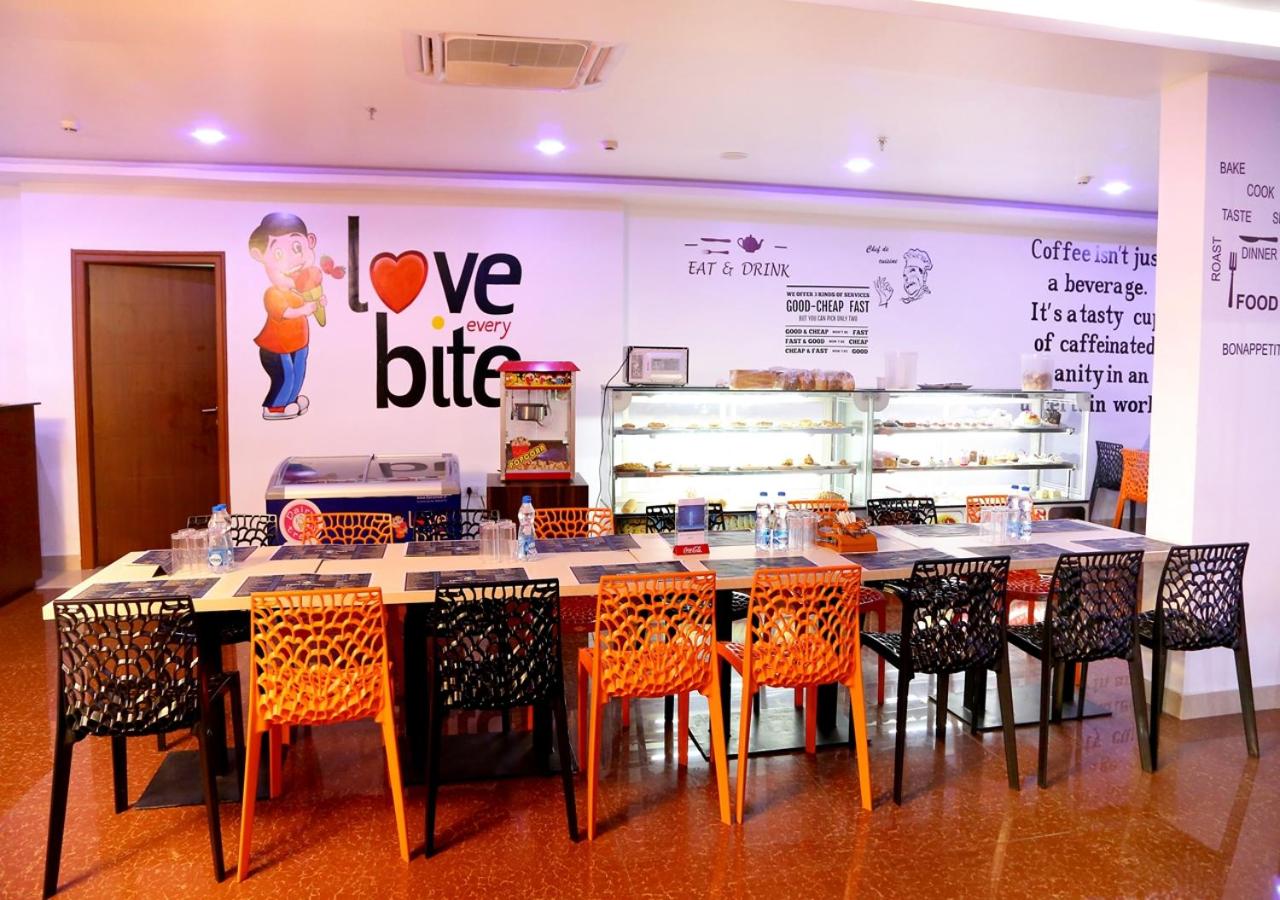 Triguna Clarks Inn Kurnool