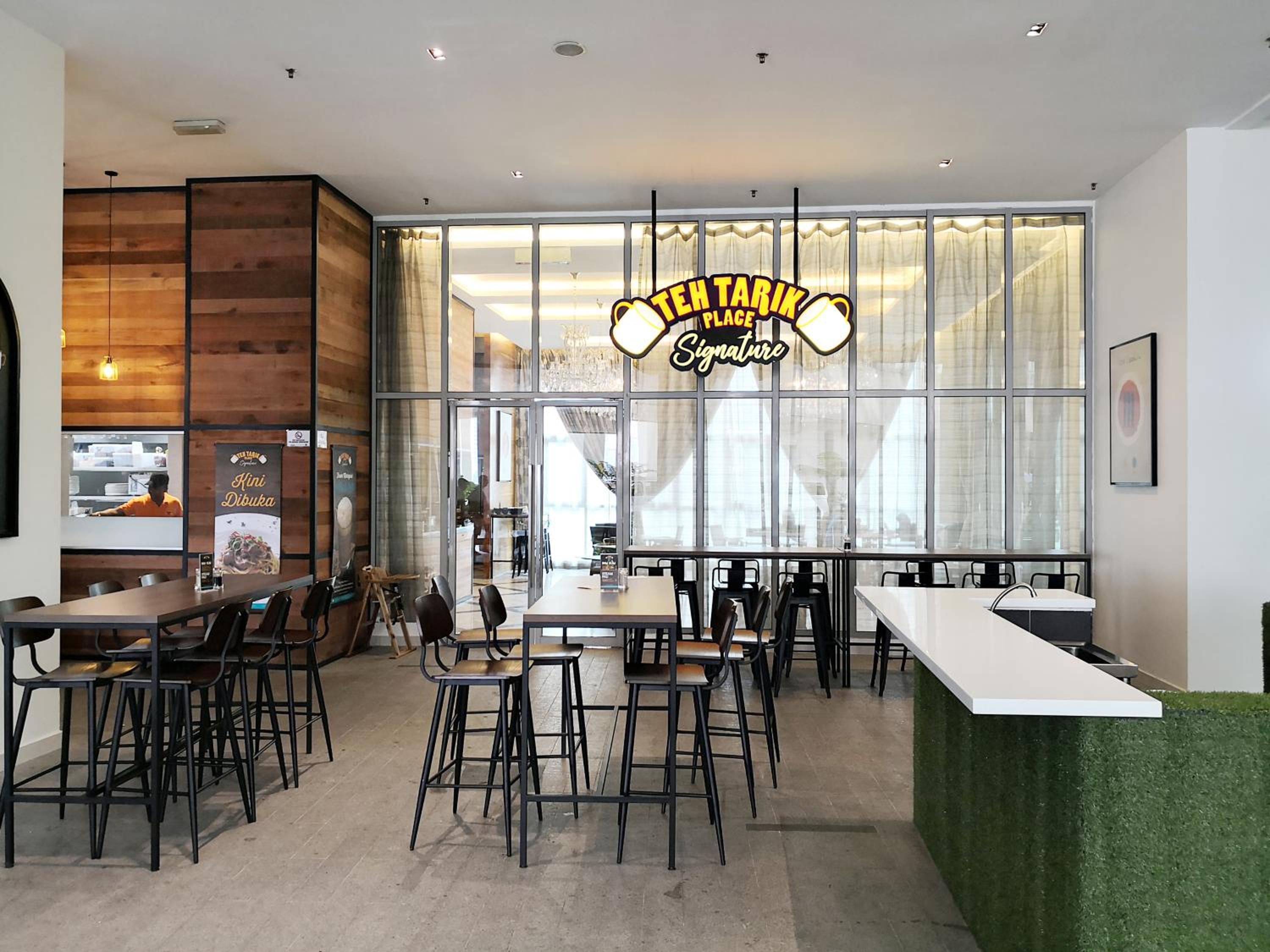 KLCC Inifinity Pool - The Regalia Residences & Suites by KL minsu