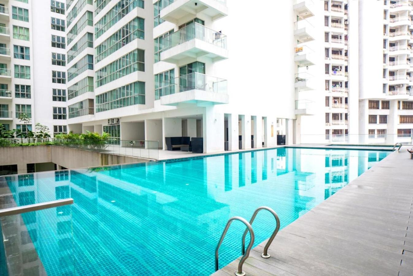 KLCC Inifinity Pool - The Regalia Residences & Suites by KL minsu