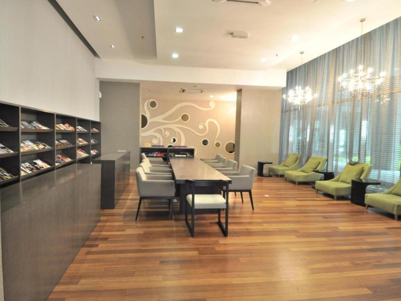 KLCC Inifinity Pool - The Regalia Residences & Suites by KL minsu