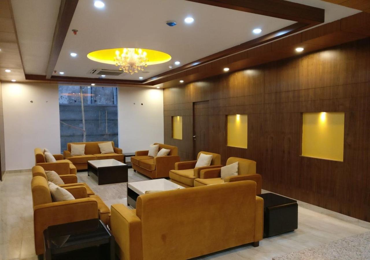 Triguna Clarks Inn Kurnool