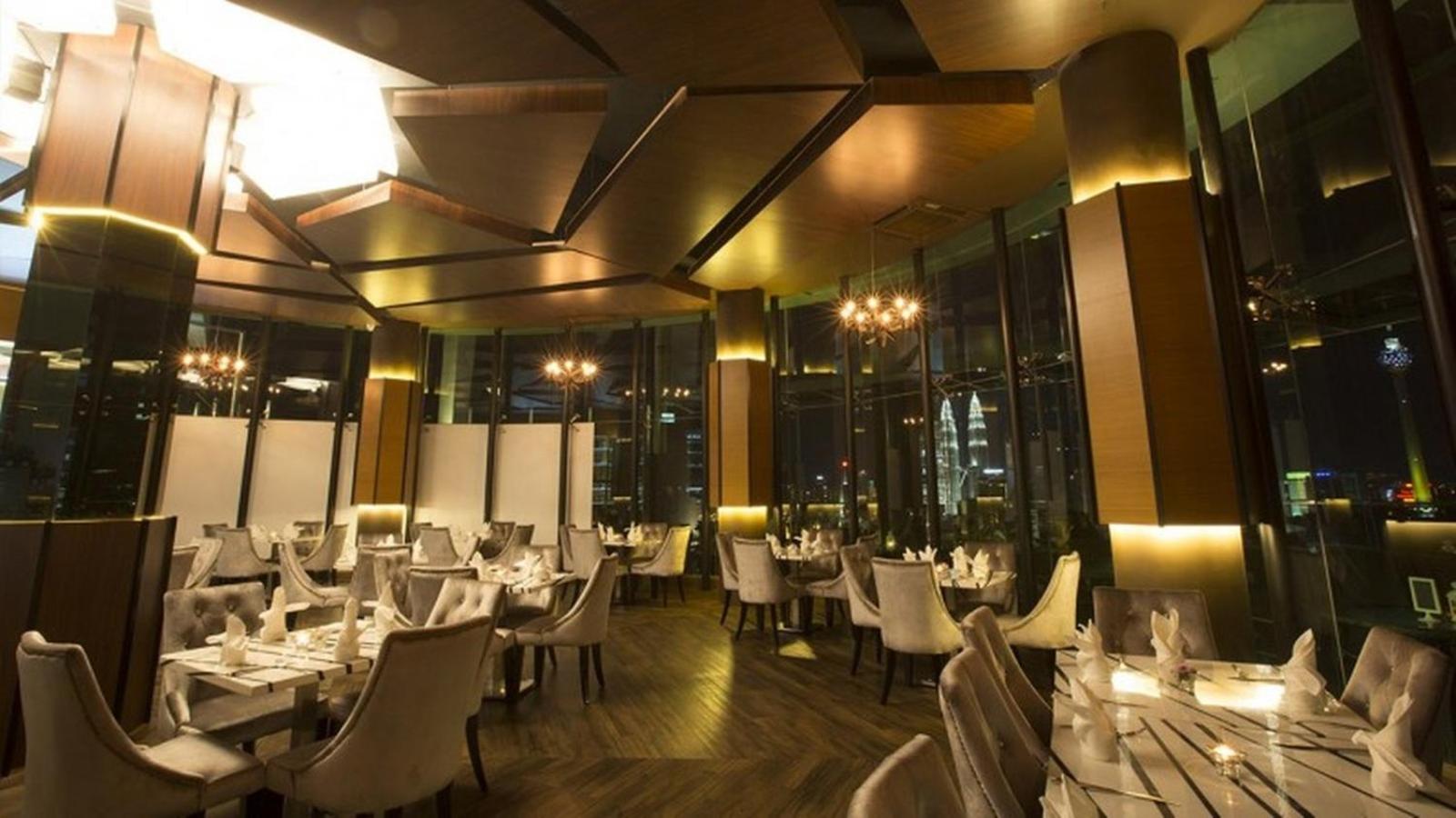 KLCC Inifinity Pool - The Regalia Residences & Suites by KL minsu
