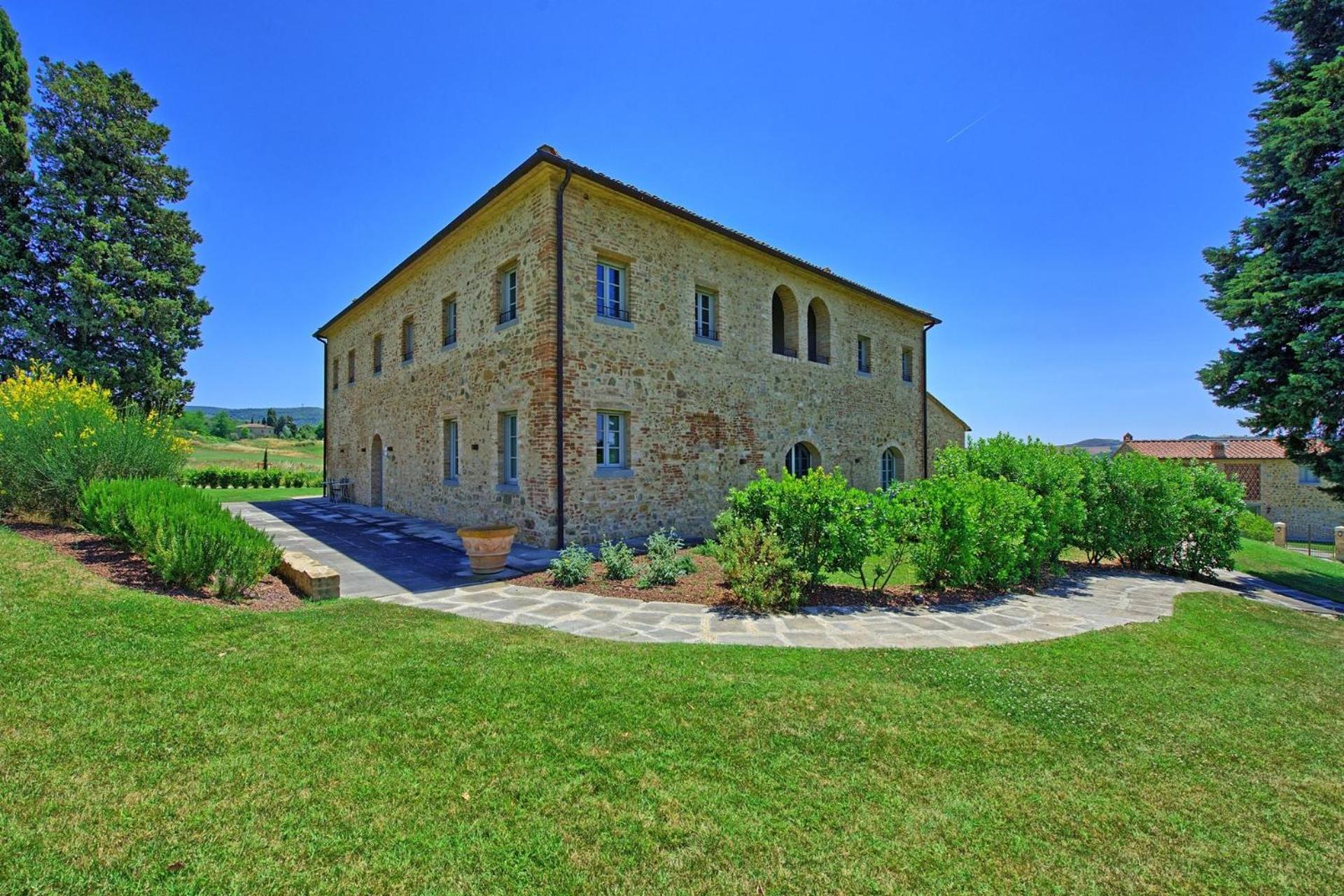 Photo 8