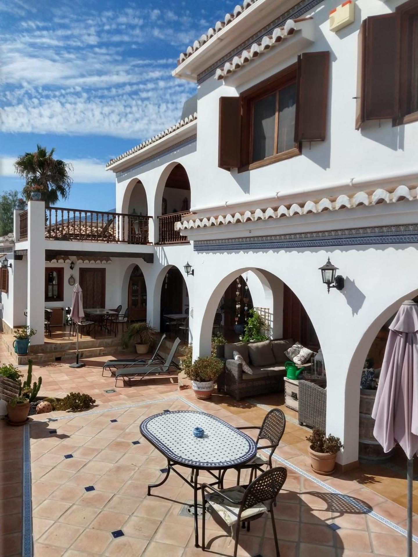 Casa Roble B&B