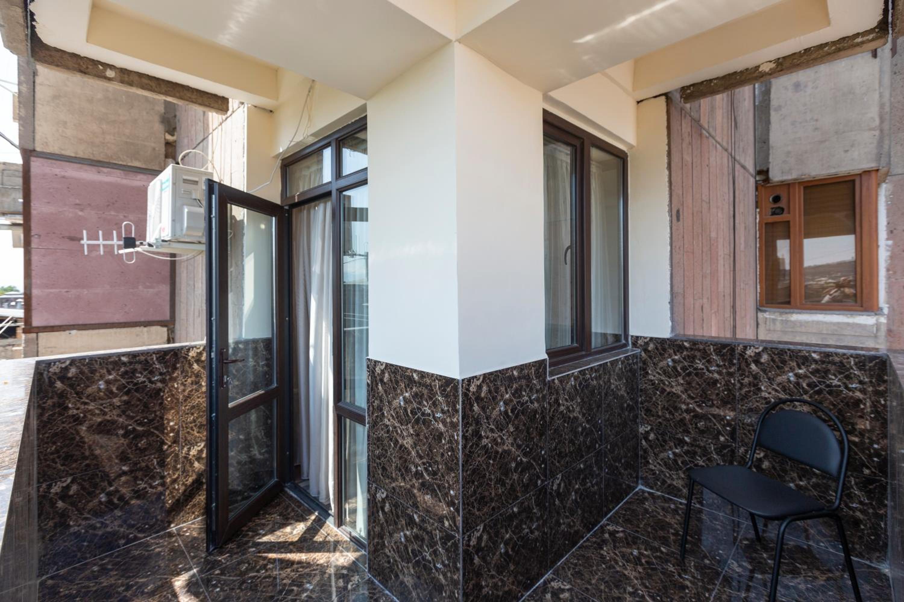 Umba Apartment N3 - balcony and Mount Ararat view