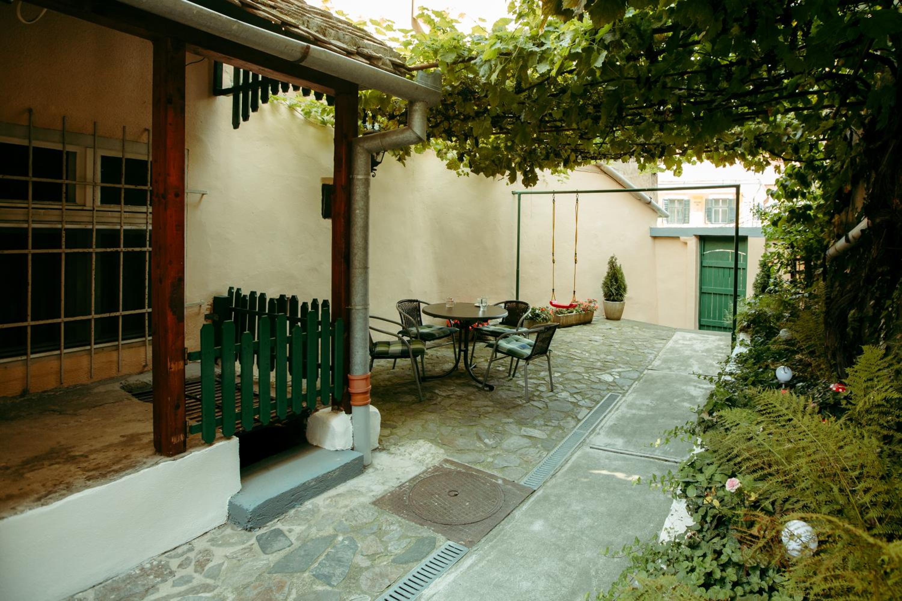 Photo 27