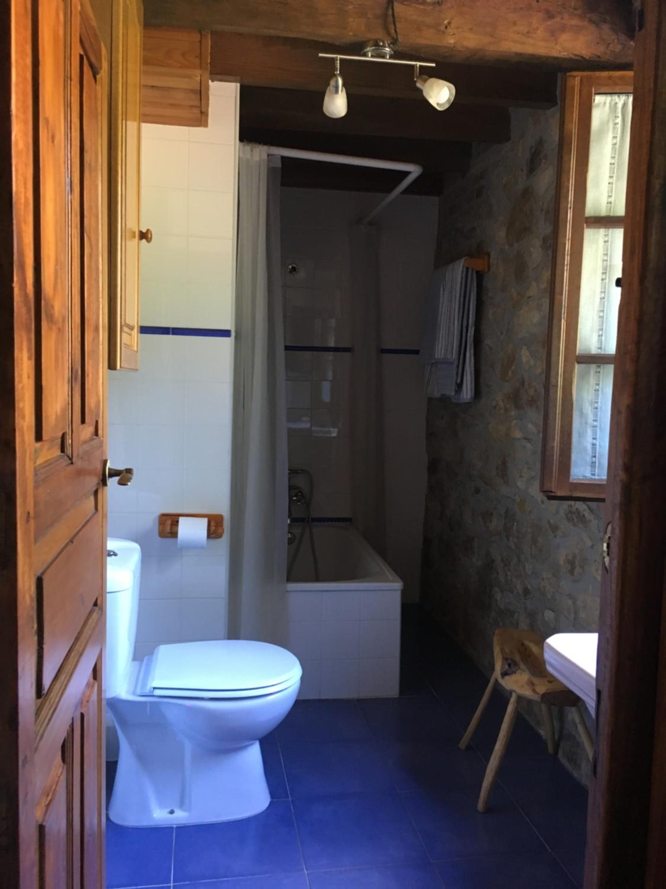 Apartamentos Rurales La Caviana